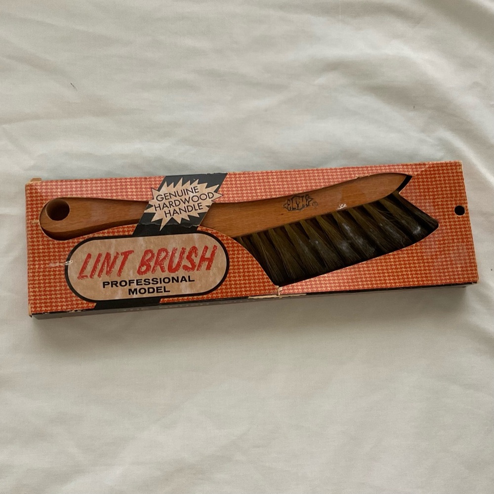 Lint Brush (appears vintage) genuine hardwood handle